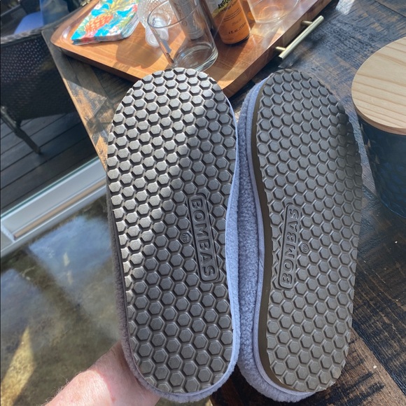 Bombas Soft Gray Slippers 8 like new. Wore in house once - Picture 3 of 4